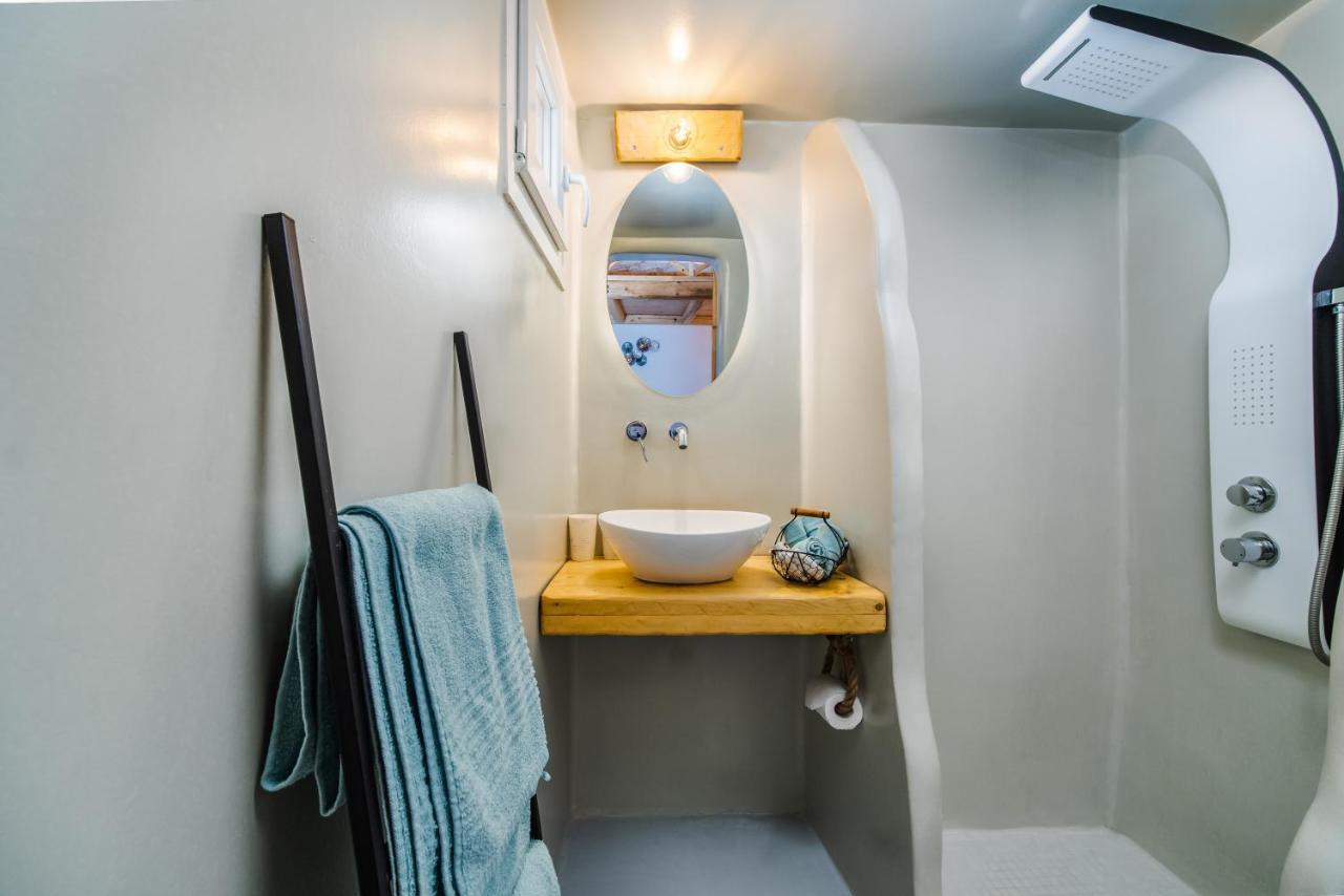 Asera Suites - Prive Jacuzzi Kamari  Bagian luar foto